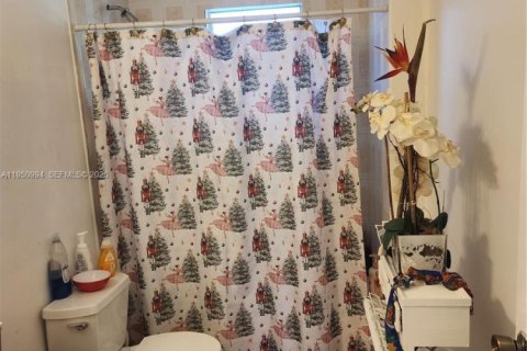 Villa ou maison à vendre à Miami, Floride: 3 chambres, 148.27 m2 № 2007088 - photo 11