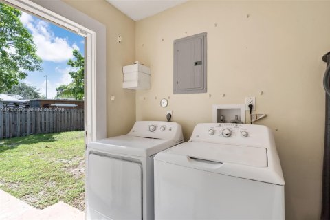 Casa en venta en North Lauderdale, Florida, 3 dormitorios, 117.52 m2 № 2260261 - foto 26
