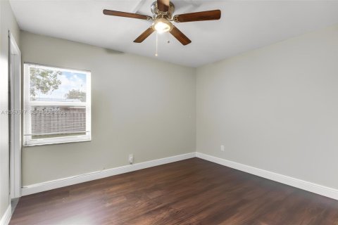 Casa en venta en North Lauderdale, Florida, 3 dormitorios, 117.52 m2 № 2260261 - foto 18