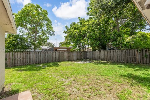 Casa en venta en North Lauderdale, Florida, 3 dormitorios, 117.52 m2 № 2260261 - foto 27