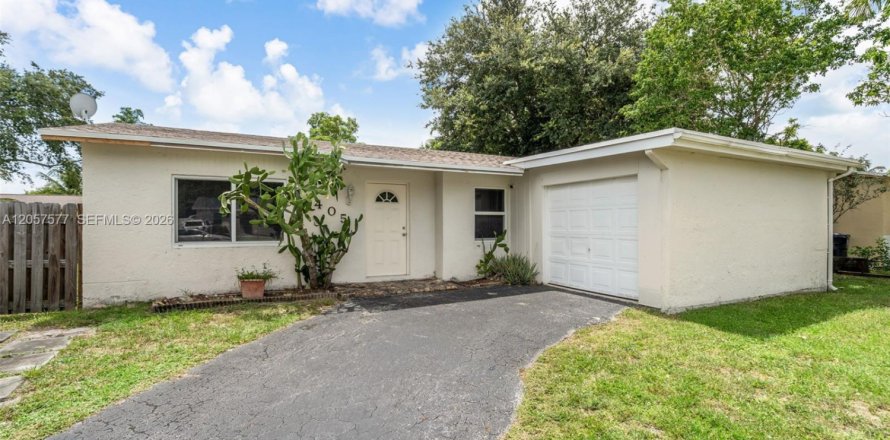 Casa en North Lauderdale, Florida 3 dormitorios, 117.52 m2 № 2260261