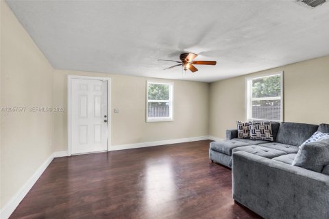 Casa en venta en North Lauderdale, Florida, 3 dormitorios, 117.52 m2 № 2260261 - foto 12