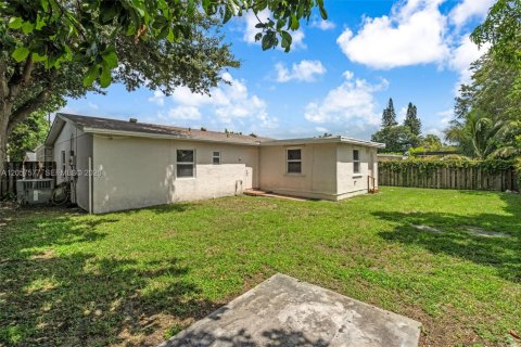 Casa en venta en North Lauderdale, Florida, 3 dormitorios, 117.52 m2 № 2260261 - foto 28