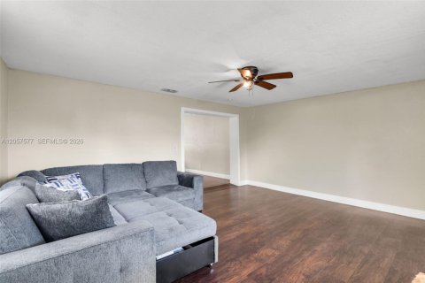 Casa en venta en North Lauderdale, Florida, 3 dormitorios, 117.52 m2 № 2260261 - foto 13