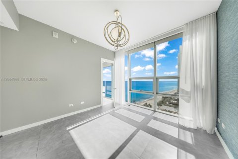 Condominio en venta en Sunny Isles Beach, Florida, 5 dormitorios, 336.77 m2 № 2274998 - foto 18