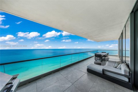 Condominio en venta en Sunny Isles Beach, Florida, 5 dormitorios, 336.77 m2 № 2274998 - foto 8