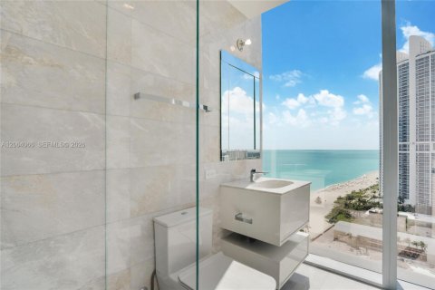Condominio en venta en Sunny Isles Beach, Florida, 5 dormitorios, 336.77 m2 № 2274998 - foto 19