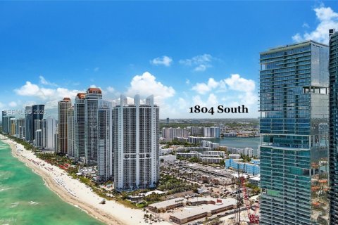 Condominio en venta en Sunny Isles Beach, Florida, 5 dormitorios, 336.77 m2 № 2274998 - foto 25