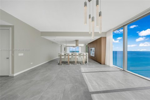 Condominio en venta en Sunny Isles Beach, Florida, 5 dormitorios, 336.77 m2 № 2274998 - foto 6