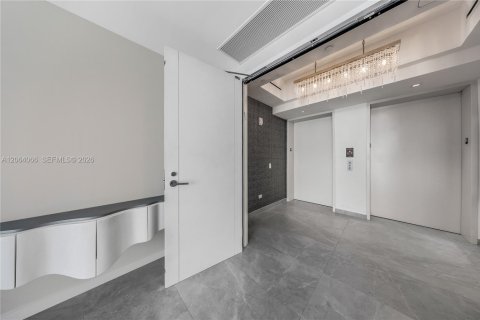 Condominio en venta en Sunny Isles Beach, Florida, 5 dormitorios, 336.77 m2 № 2274998 - foto 11
