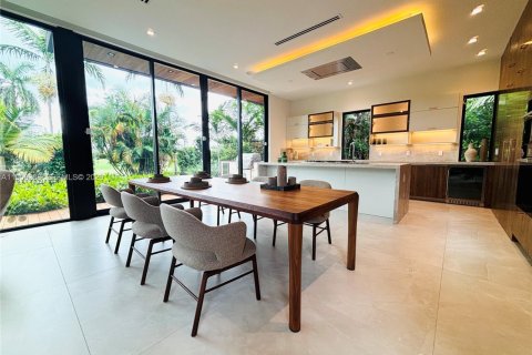 House in Miami Beach, Florida 6 bedrooms, 330.64 sq.m. № 2023356 - photo 29
