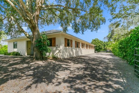 House in Wellington, Florida 1 bedroom, 46.82 sq.m. № 2158318 - photo 7