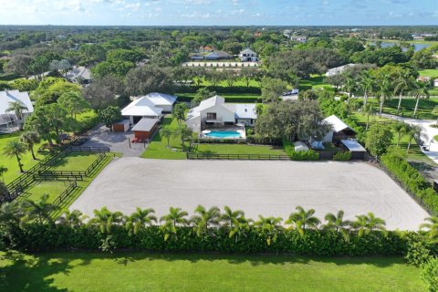 House in Wellington, Florida 1 bedroom, 46.82 sq.m. № 2158318 - photo 26