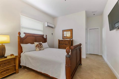 House in Wellington, Florida 1 bedroom, 46.82 sq.m. № 2158318 - photo 17
