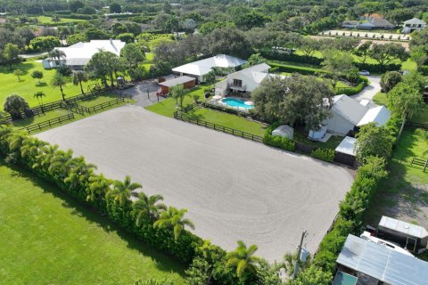 House in Wellington, Florida 1 bedroom, 46.82 sq.m. № 2158318 - photo 25