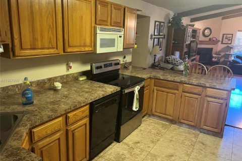 Casa en venta en Plantation, Florida, 3 dormitorios, 170.85 m2 № 2029283 - foto 8