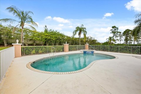 Villa ou maison à vendre à Haines City, Floride: 4 chambres, 346.9 m2 № 1882717 - photo 4