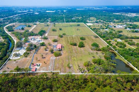 House in Venice, Florida 7 bedrooms, 1752.97 sq.m. № 1849952 - photo 2