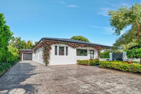 Villa ou maison à West Palm Beach, Floride 4 chambres, 240.8 m2 № 2414622