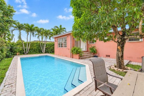 Casa en Miami, Florida 3 dormitorios, 139.17 m2 № 2376147