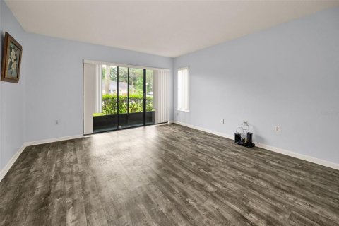 Condo in Palm Harbor, Florida, 1 bedroom  № 1919168 - photo 19