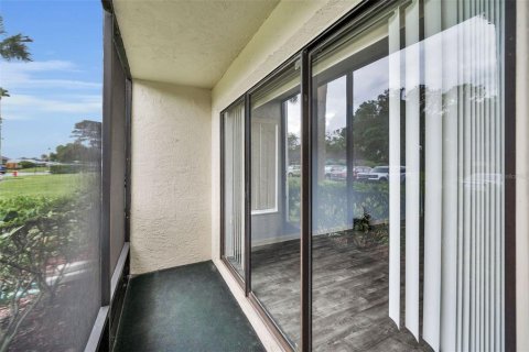 Condo in Palm Harbor, Florida, 1 bedroom  № 1919168 - photo 29