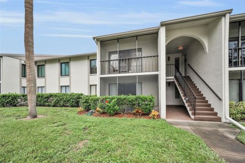Condo in Palm Harbor, Florida, 1 bedroom  № 1919168 - photo 6