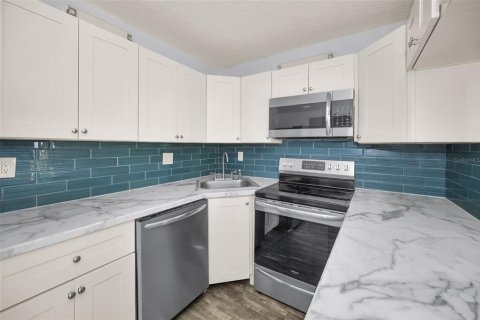 Condo in Palm Harbor, Florida, 1 bedroom  № 1919168 - photo 12