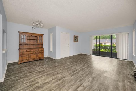 Condo in Palm Harbor, Florida, 1 bedroom  № 1919168 - photo 18