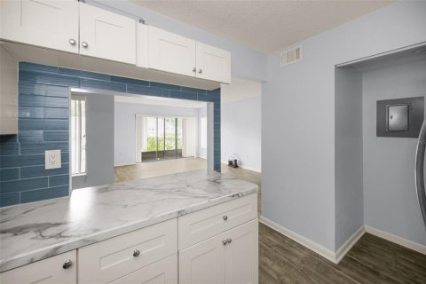 Condo in Palm Harbor, Florida, 1 bedroom  № 1919168 - photo 15