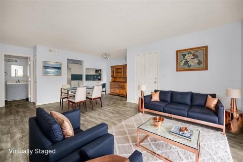 Condo in Palm Harbor, Florida, 1 bedroom  № 1919168 - photo 16