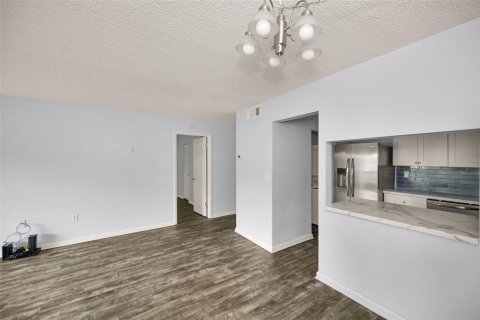 Condo in Palm Harbor, Florida, 1 bedroom  № 1919168 - photo 23