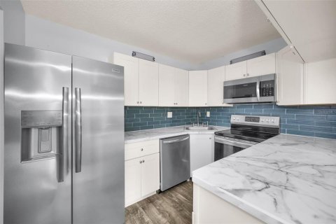 Condo in Palm Harbor, Florida, 1 bedroom  № 1919168 - photo 10