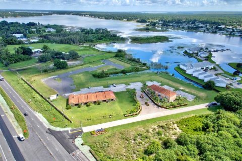 Commercial property in Lake Placid, Florida 143.07 sq.m. № 1856039 - photo 1