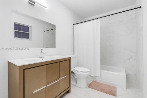 Villa ou maison à vendre à Fort Lauderdale, Floride: 3 chambres, 158.68 m2 № 1988679 - photo 12