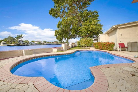 Villa ou maison à louer à Pompano Beach, Floride: 1 chambre, 130.06 m2 № 2172849 - photo 4