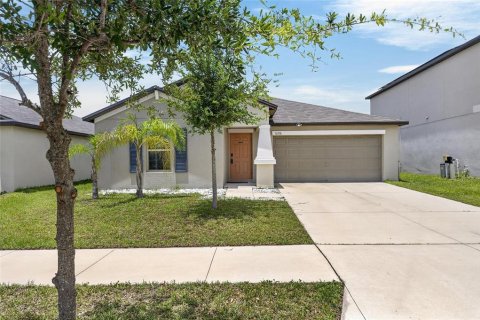 House in Wimauma, Florida 3 bedrooms, 145.02 sq.m. № 2210758 - photo 2
