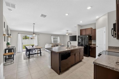 House in Wimauma, Florida 3 bedrooms, 145.02 sq.m. № 2210758 - photo 9