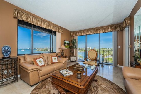 Copropriété à louer à Belleair, Floride: 2 chambres, 130.34 m2 № 2113820 - photo 23