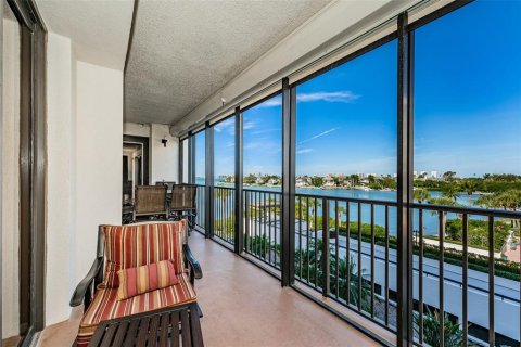 Copropriété à louer à Belleair, Floride: 2 chambres, 130.34 m2 № 2113820 - photo 4