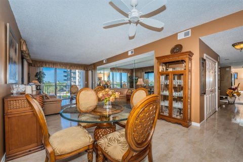 Copropriété à louer à Belleair, Floride: 2 chambres, 130.34 m2 № 2113820 - photo 12
