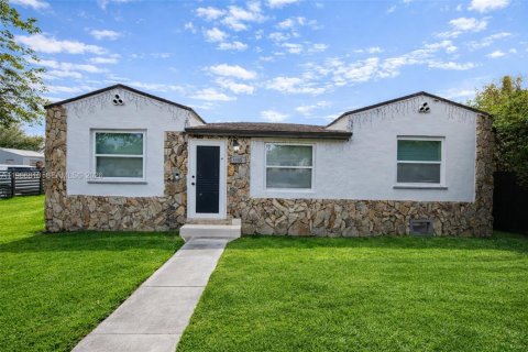 Casa en Miami, Florida 3 dormitorios, 158.86 m2 № 2029110