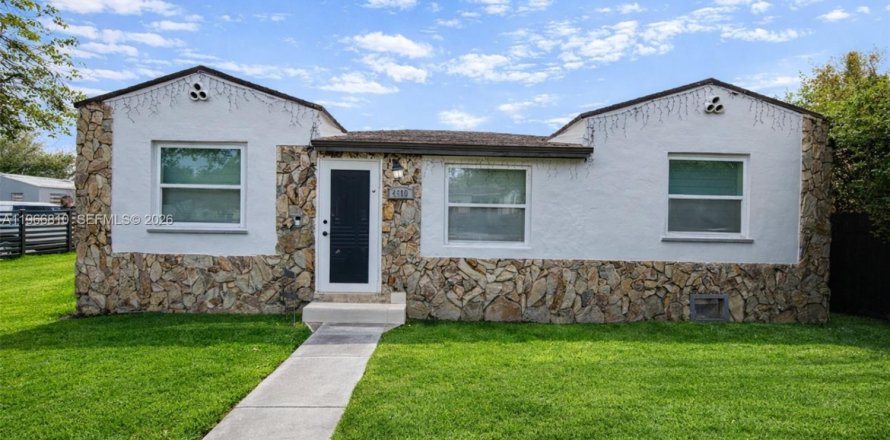 Casa en Miami, Florida 3 dormitorios, 158.86 m2 № 2029110