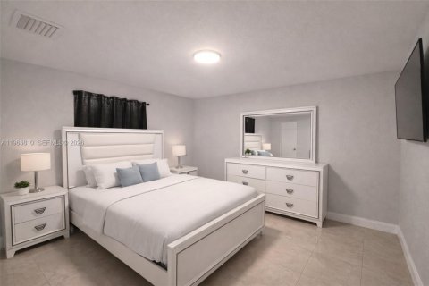 Casa en venta en Miami, Florida, 3 dormitorios, 158.86 m2 № 2029110 - foto 5
