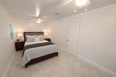 Casa en venta en Miami, Florida, 3 dormitorios, 158.86 m2 № 2029110 - foto 17