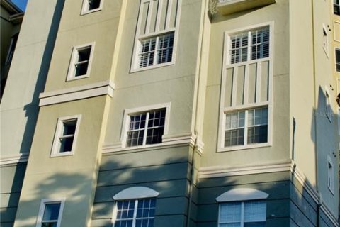 Condominio en venta en Orlando, Florida, 3 dormitorios, 236.81 m2 № 1722655 - foto 1