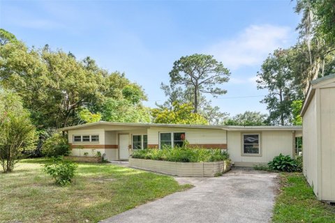 House in Gainesville, Florida 4 bedrooms, 200.67 sq.m. № 2403666 - photo 2