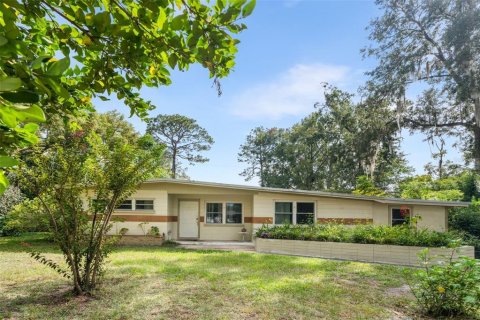 House in Gainesville, Florida 4 bedrooms, 200.67 sq.m. № 2403666