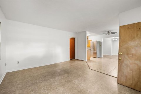 House in Gainesville, Florida 4 bedrooms, 200.67 sq.m. № 2403666 - photo 25
