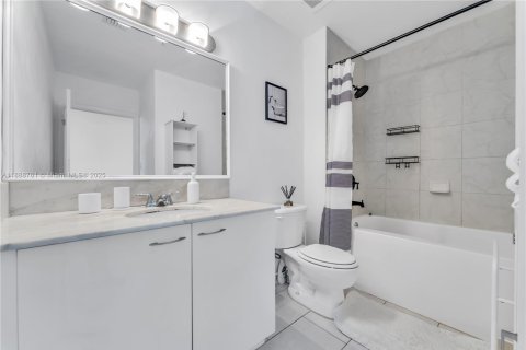 Снять в аренду кондоминиум в Майами, Флорида 1 спальня, 60.48м2, № 1942545 - фото 14